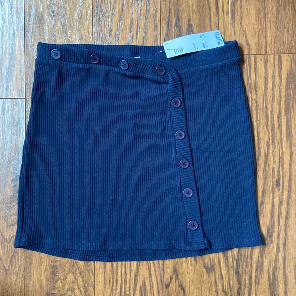 New Urban Outfitters Claira side- button mini skirt size M